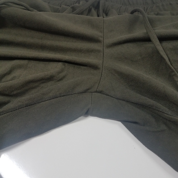 Army Green Sweatpants - Picture 4 of 9